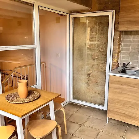 Casa Regacens アパート アルケサル